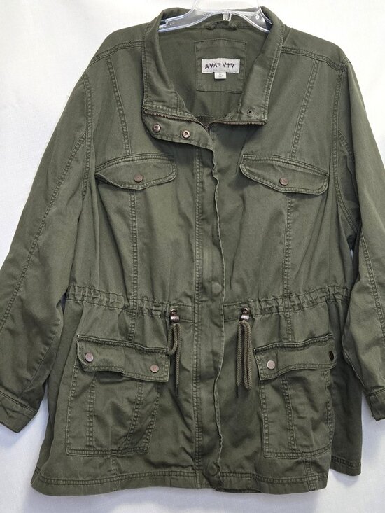 Ava & Viv Jackets & Blazers - AVA & VIV Collared Military Style Green Jacket.